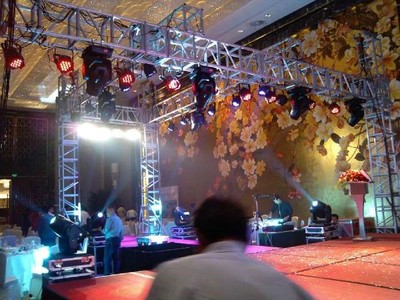 【北京晚會燈光音響出租 慶典舞臺桁架拱門搭建】價(jià)格,廠家,攝像服務(wù)